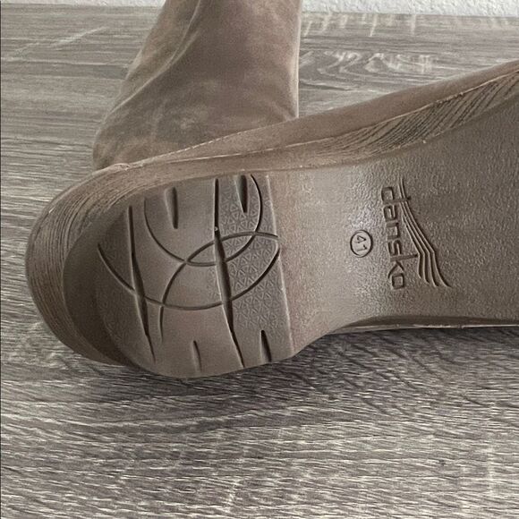 Dansko Melody Leather Clog Shoes - Picture 5 of 7